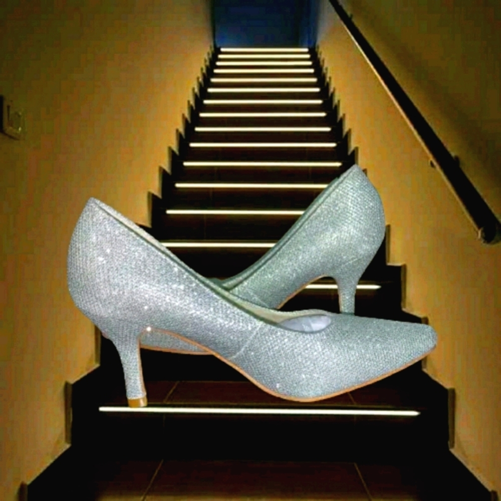 "Dream Pairs" Women's Silver Glitter Heels - 5.5
